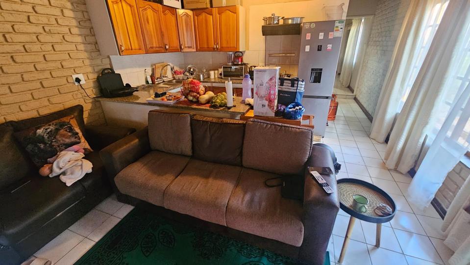 2 Bedroom House for sale in White River Central - 18 Alie Van Bergen ...