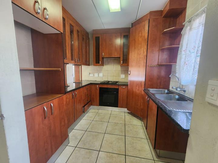 Listing number: P24-109073292, Image number: 2