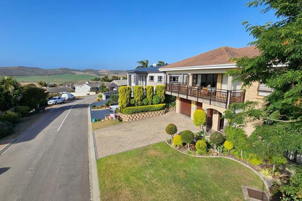 4 Bedroom House for sale in Reebok - 22 De Rust Avenue - P24-116788473