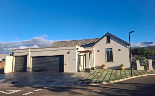 3 Bedroom House for sale in Altona