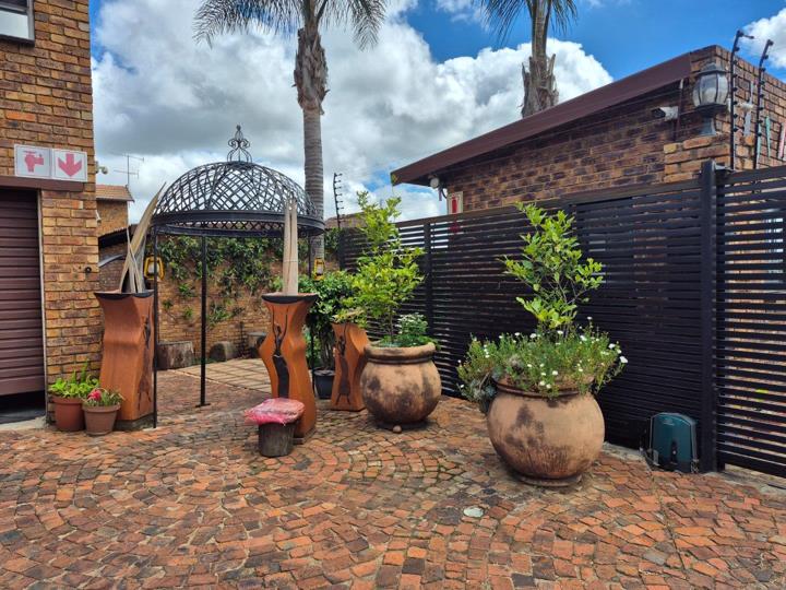 2 Bedroom Townhouse for sale in Glen Marais - 37 Injati Estates, 2 Dann ...