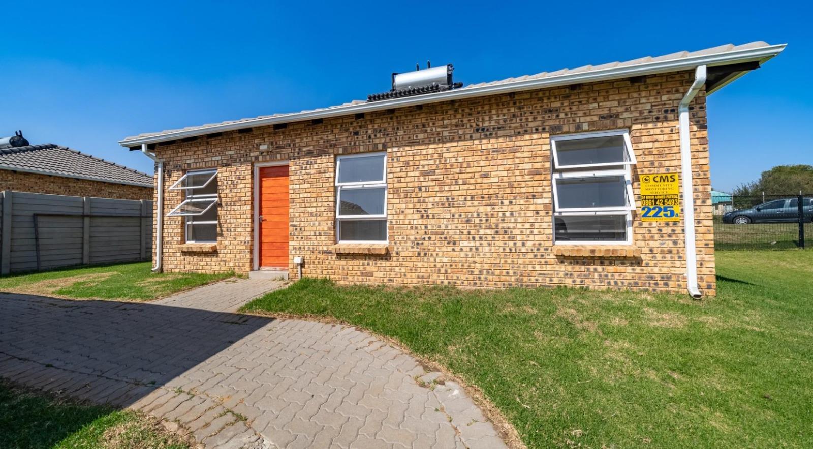 2 Bedroom House for sale in Daveyton - P24-117168529