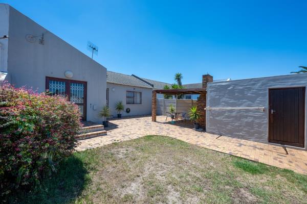 ****Exclusive Mandate**** 
  
This lovely two-bedroom home is situated in the sought-after suburb of Edgemead, offering convenience and ...