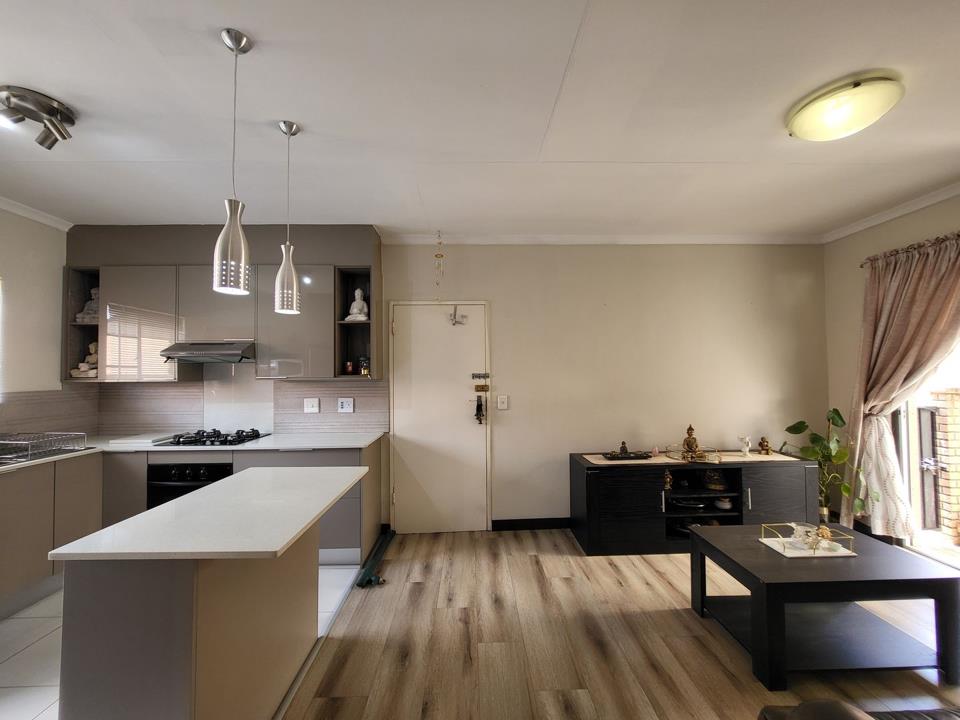 2 Bedroom Townhouse for sale in Kosmosdal - 22 Cosmos View Estate, 6829 Waterberg Drive - Centurion