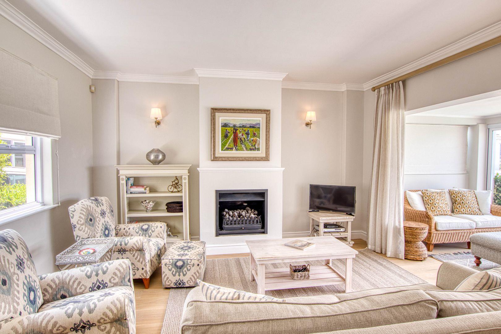 Photo of 3 Bedroom House to rent in Erinvale Golf Estate