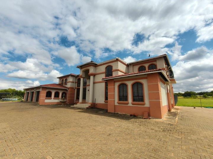 Farm for sale in Rustenburg Rural - P24-116820052