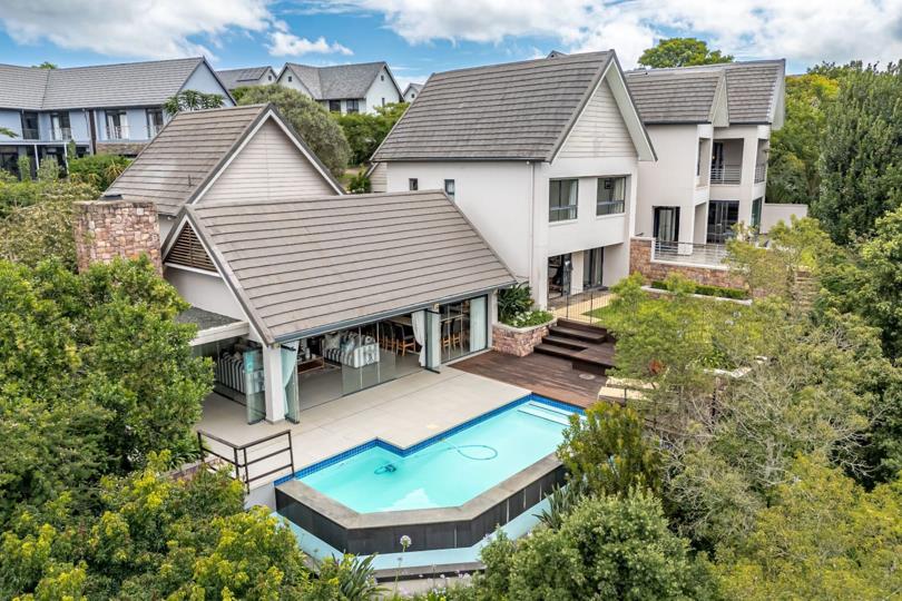 4 Bedroom House for sale in Cotswold Downs Golf & Country Estate - 95 ...