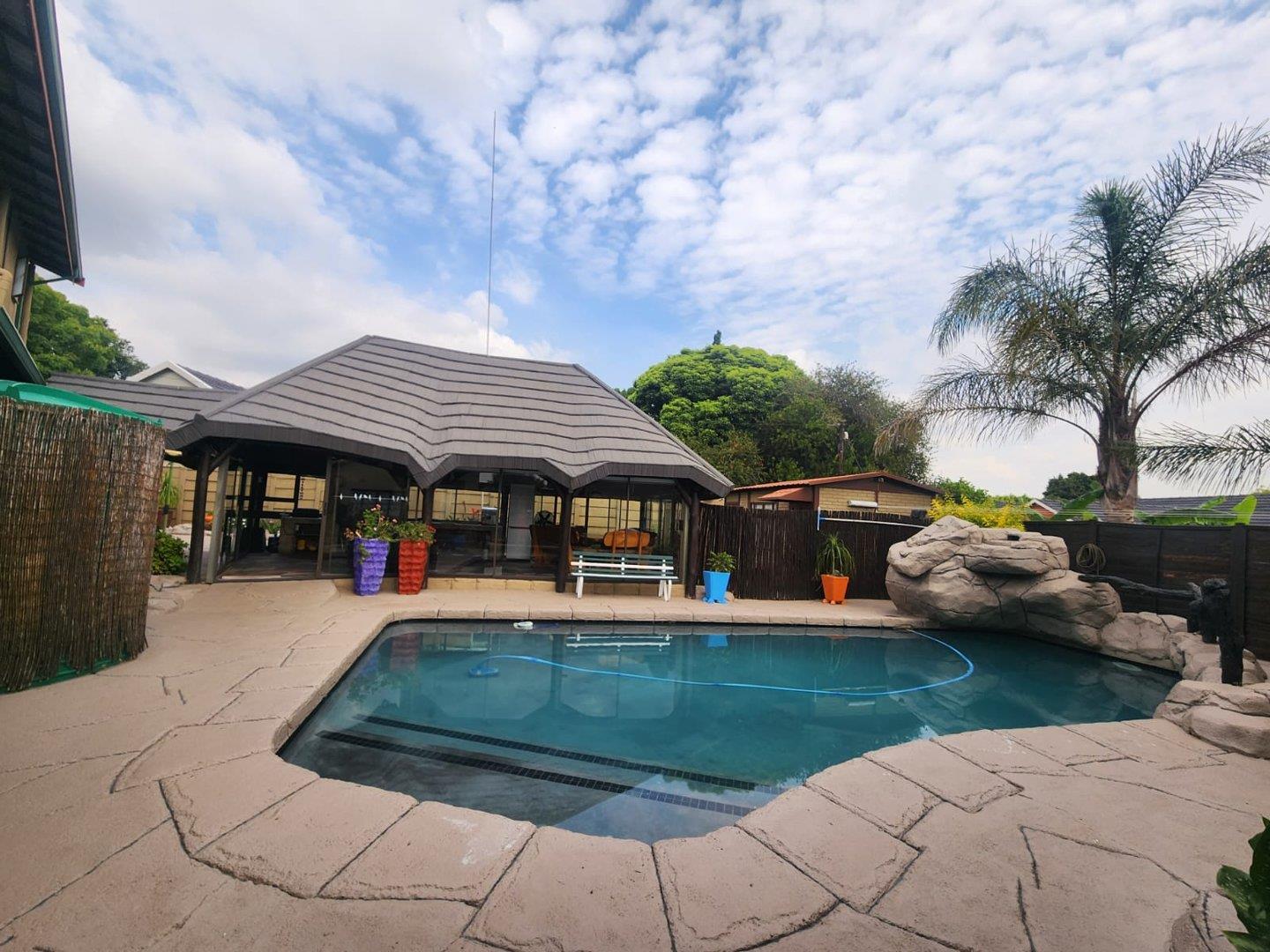 3 Bedroom House for sale in Verwoerdpark - 9 Rose S Street - P24
