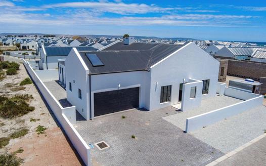 4 Bedroom House for sale in Atlantic Sands Private Estate