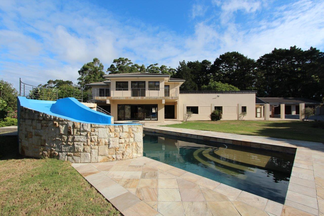 5 Bedroom House for sale in Theescombe - P24-116827046