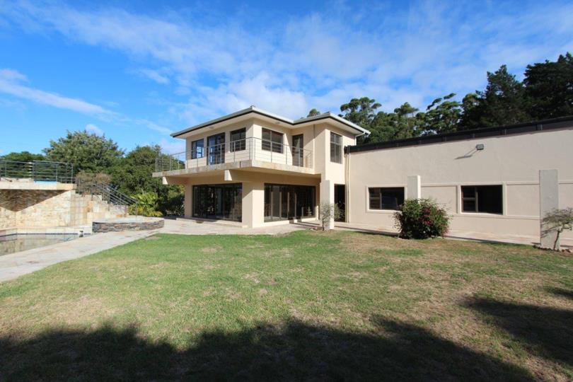 5 Bedroom House for sale in Theescombe - P24-116827046