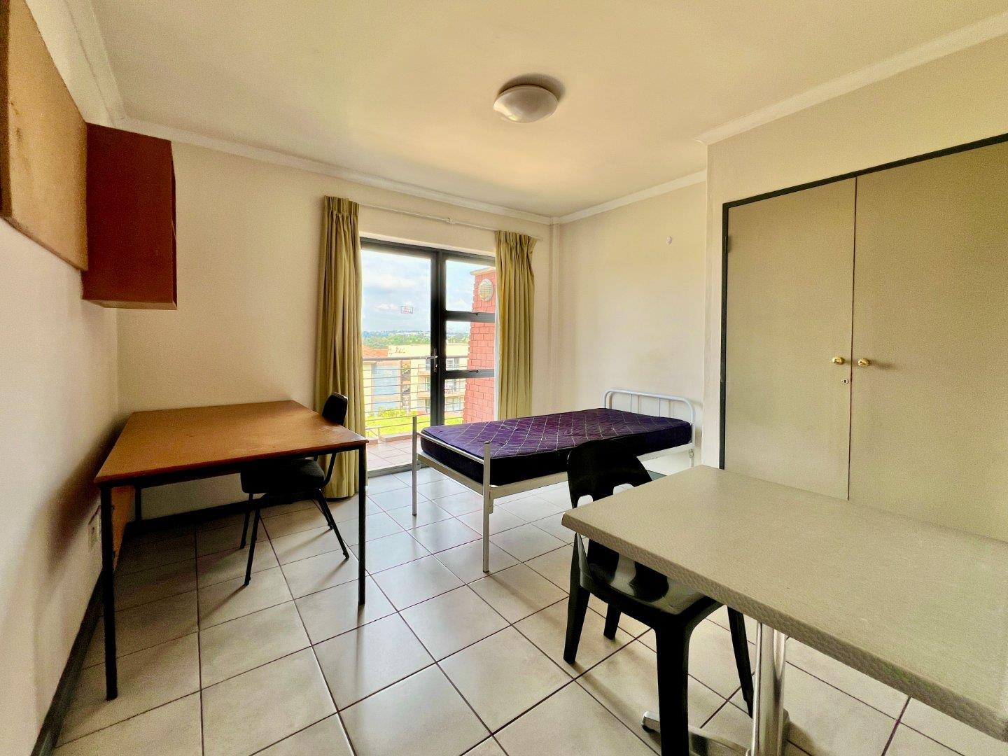Photo inspiration: Visual Reference: 1 Bedroom Apartment Flat For Sale In Willowbrook