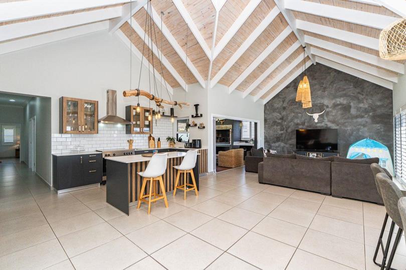 Listing number: P24-116831952, Image number: 2, Image