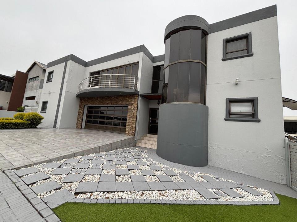 Listing number: P24-116839858, Image number: 1, Image