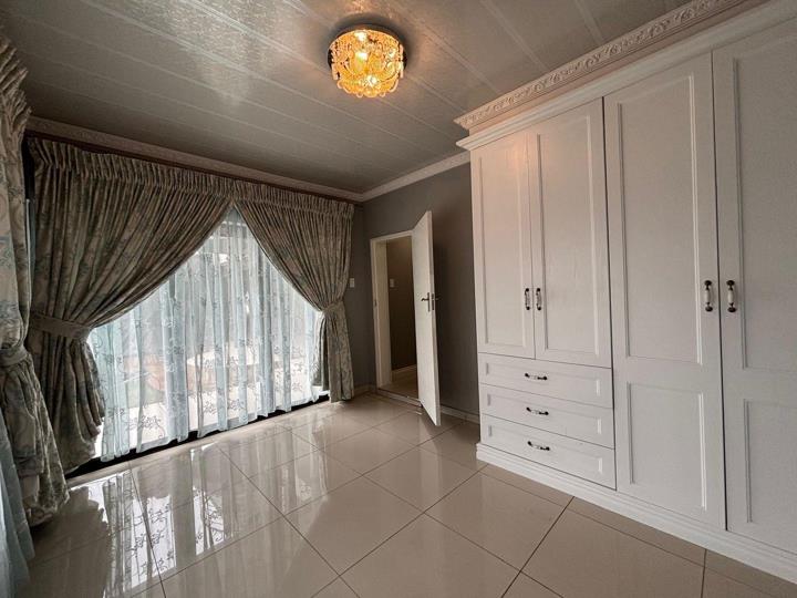 Listing number: P24-116839858, Image number: 2, Image