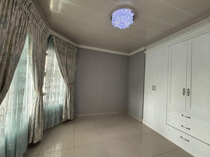 Listing number: P24-116839858, Image number: 3, Image