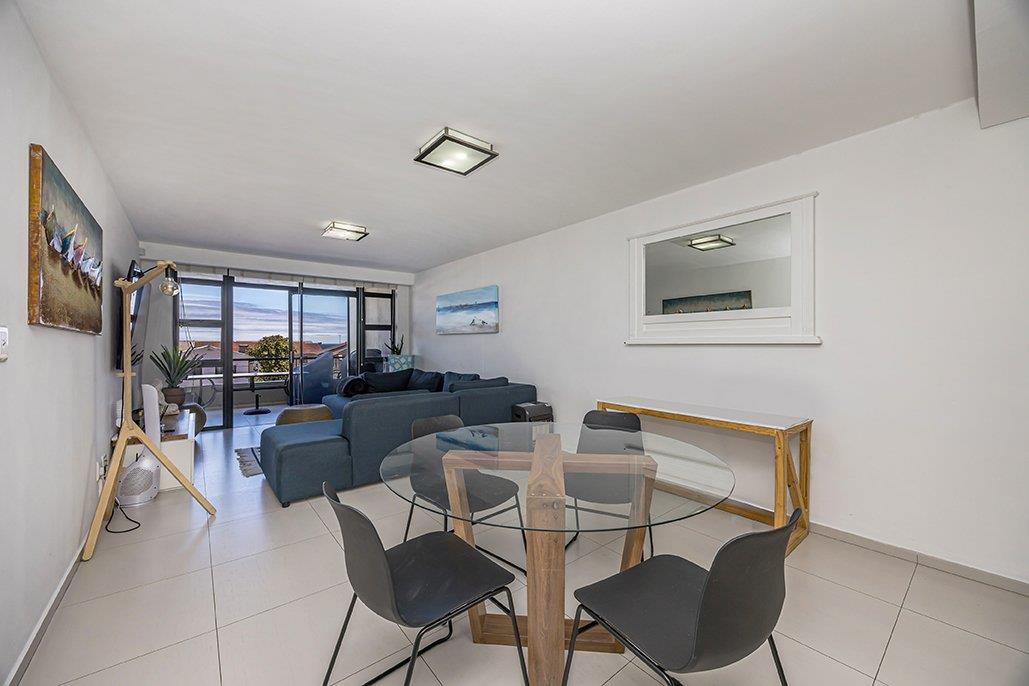 Photo of 2 Bedroom Apartment / flat to rent in Beachfront
