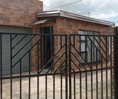 House for sale in Etwatwa