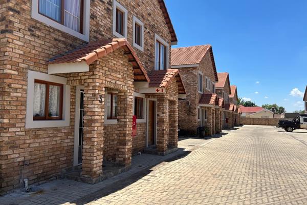 Modern, low-maintenance townhouse in a sought-after prime location!
This stylish home offers 2 bedrooms and 1.5 bathrooms, ideal for ...