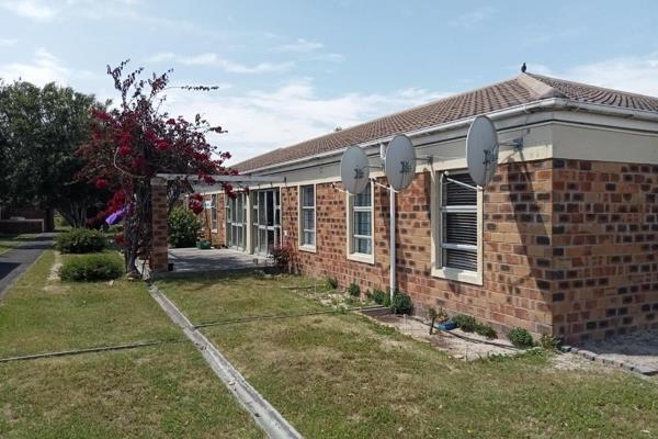 Rooms to Rent at Montclair Place, Mandalay close to Mitchell’s Plain where you can commute to shopping malls: Liberty Promenade &amp; Westgate Mall and health care ...
