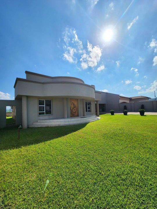 3 Bedroom House for sale in Mountain Rise - P24-116849717