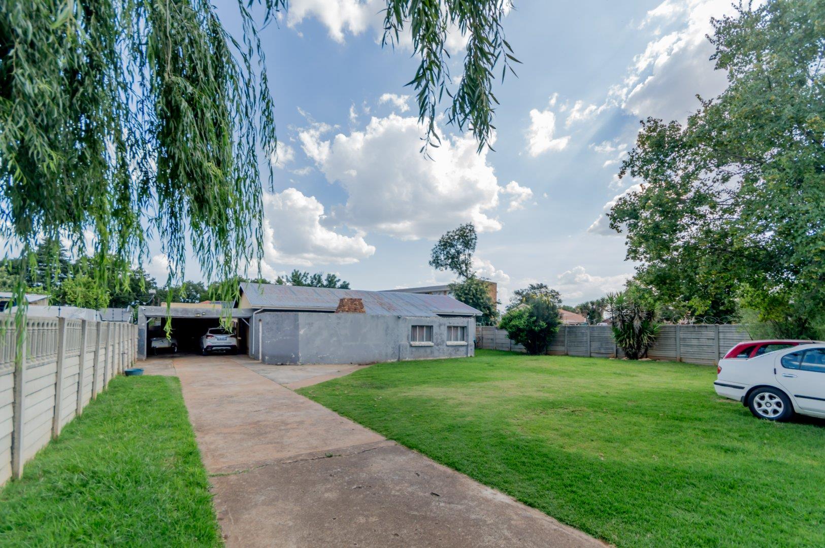 3 Bedroom House for sale in Strubenvale - 30 Crawford Crescent - P24 ...