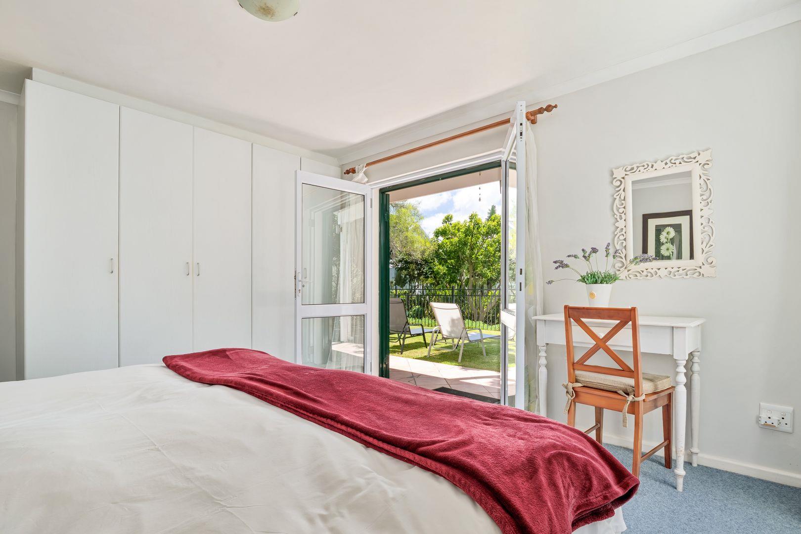Photo of 4 Bedroom House to rent in Leisure Isle