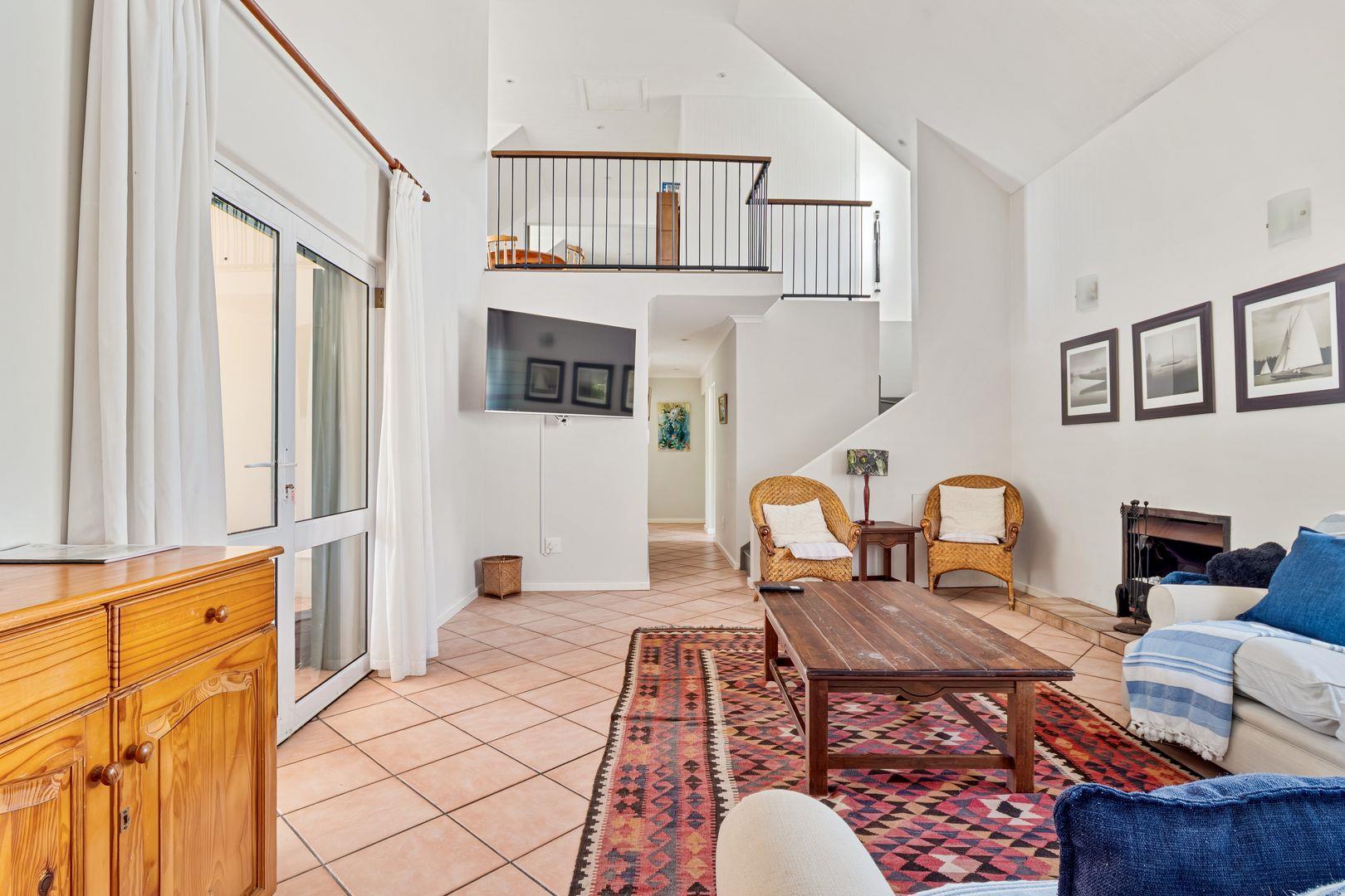 Photo of 4 Bedroom House to rent in Leisure Isle