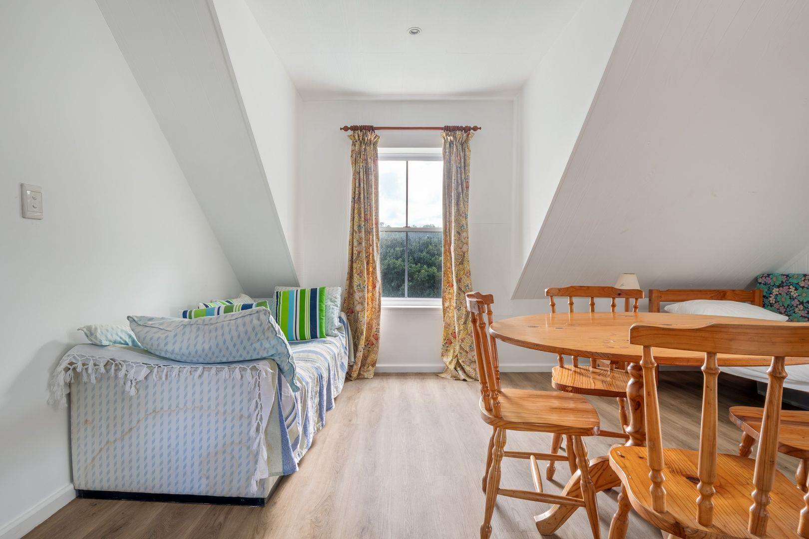 Photo of 4 Bedroom House to rent in Leisure Isle