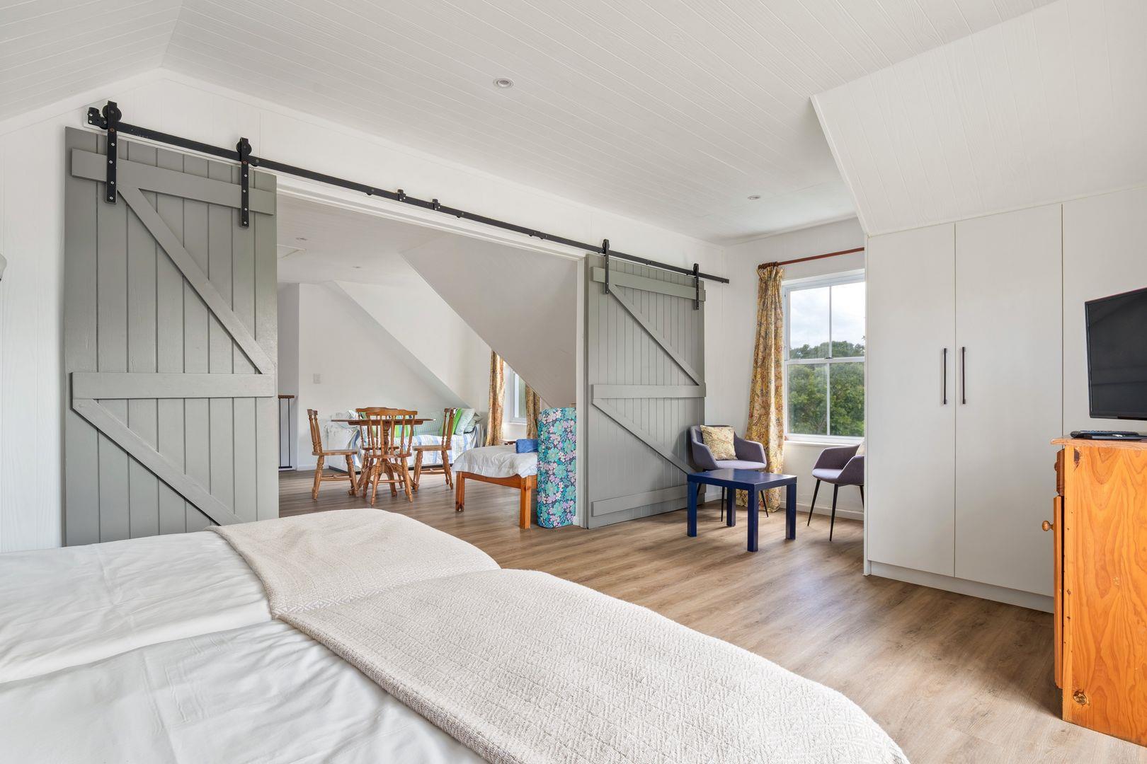 Photo of 4 Bedroom House to rent in Leisure Isle