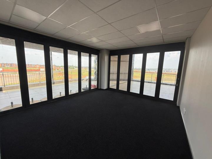 Listing number: P24-117103680, Image number: 3, No Status