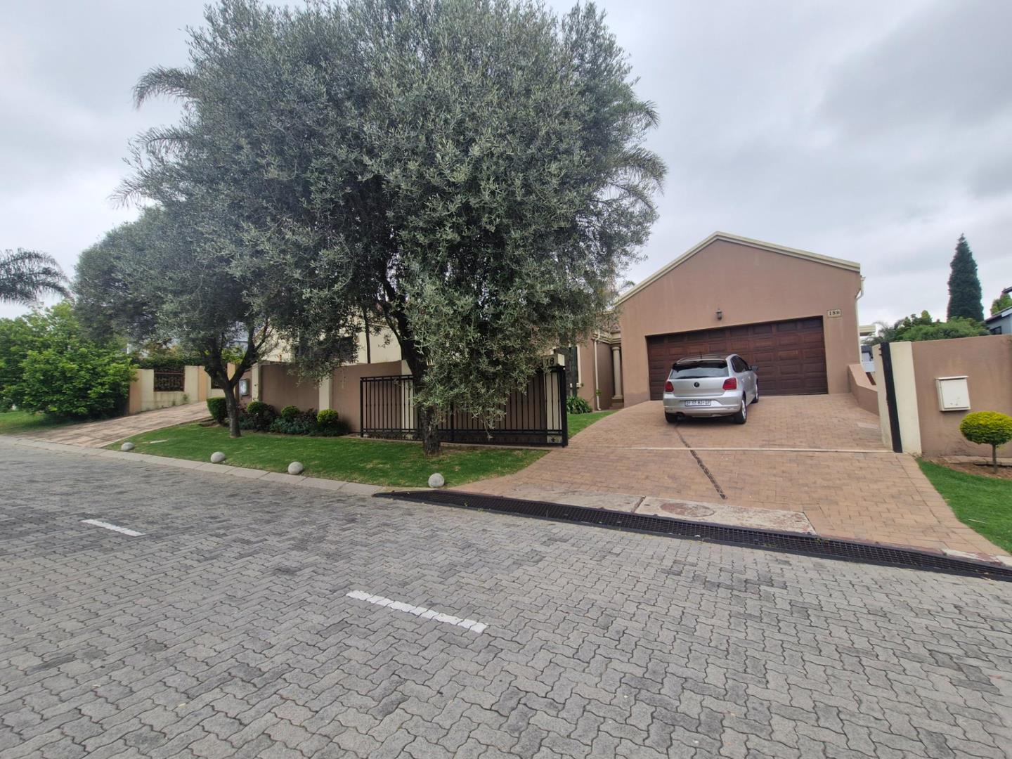 3 Bedroom House for sale in Country View - 18b Sonneblom Str, Country ...