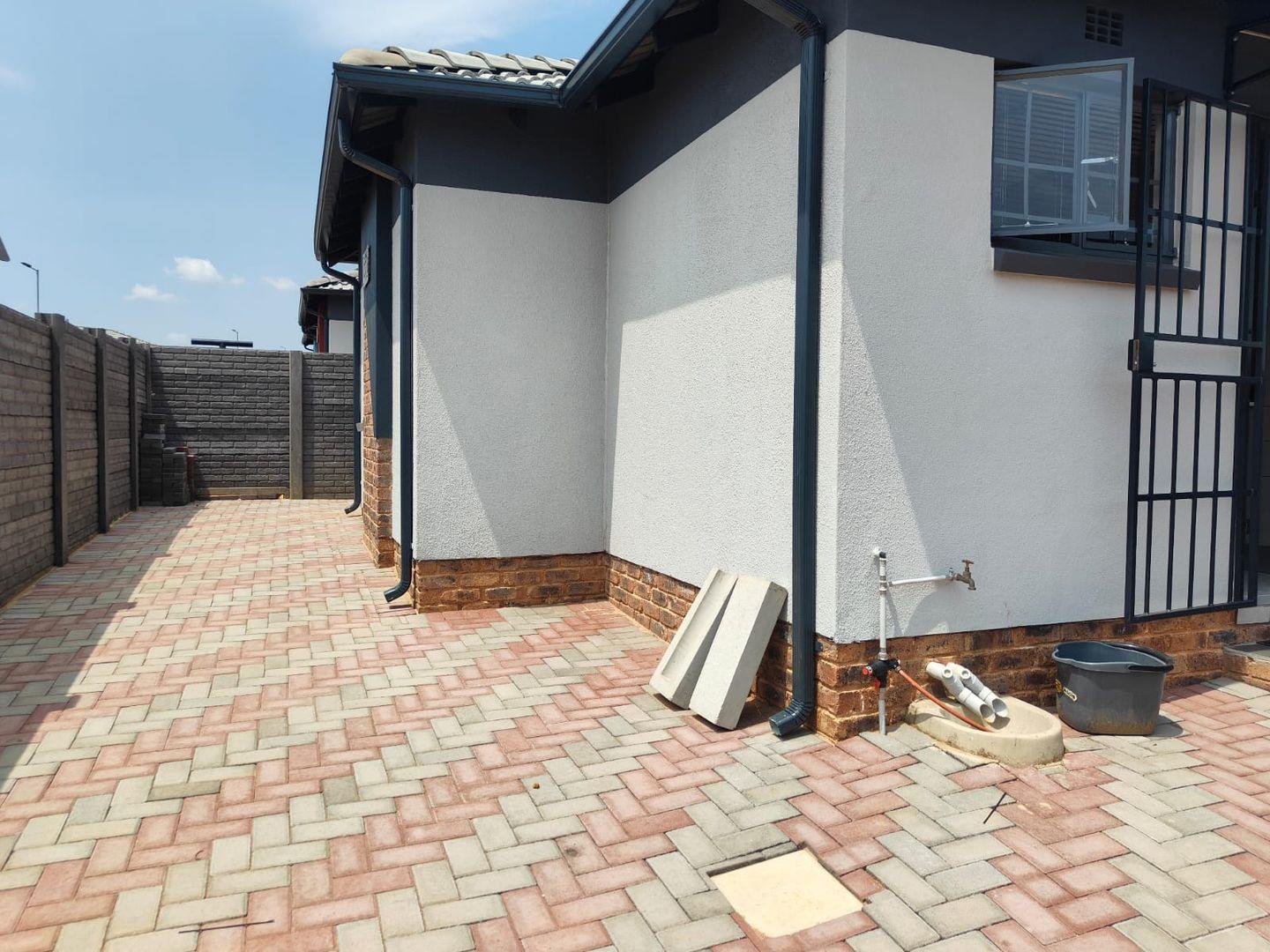 3 Bedroom House for sale in Roodeplaat - P24-116863283