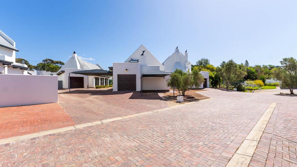4 Bedroom Townhouse for sale in Bot River - 6a School Street - P24 ...