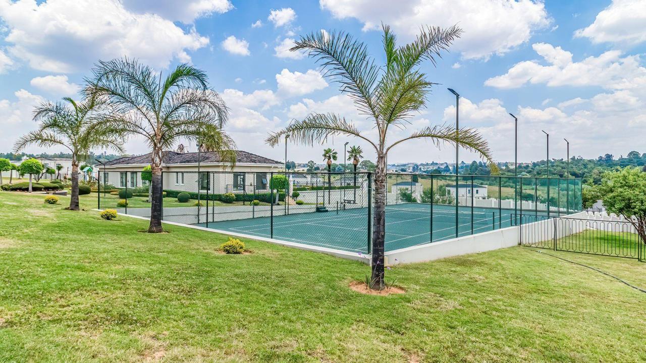 2 Bedroom Townhouse for sale in Fourways - 1111 Cedar Acres Complex ...