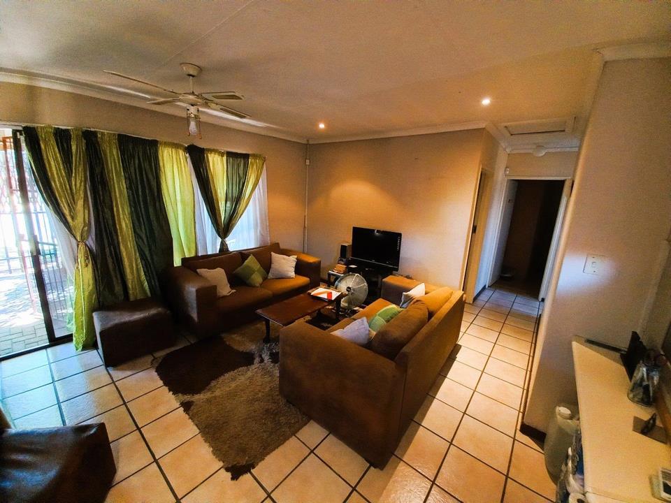 2 Bedroom Townhouse for sale in Uitsig - 152 Memoriam Road - Bloemfontein