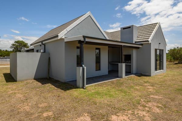 Discover this modern 2-bedroom, 1-bathroom home situated within the desirable Wedgewood ...
