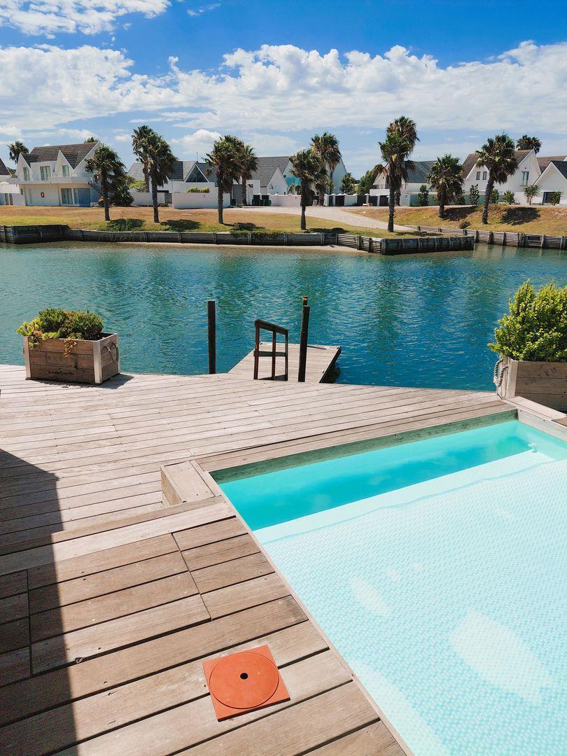 3 Bedroom Apartment / flat to rent in Canals - P24-116869598