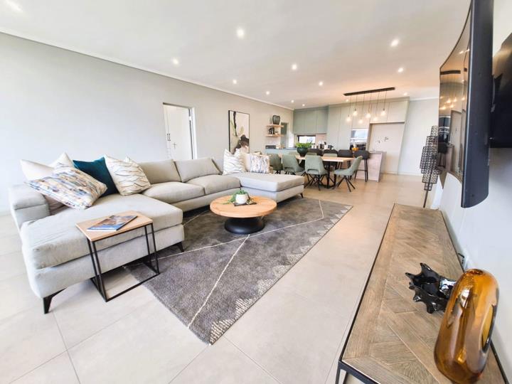 2 Bedroom Townhouse for sale in Midstream Estate - P24-116248390