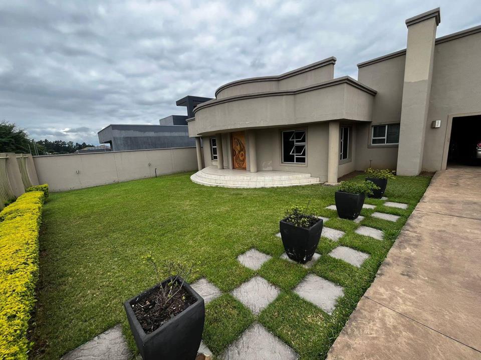 3 Bedroom House for sale in Mountain Rise - P24-116885224