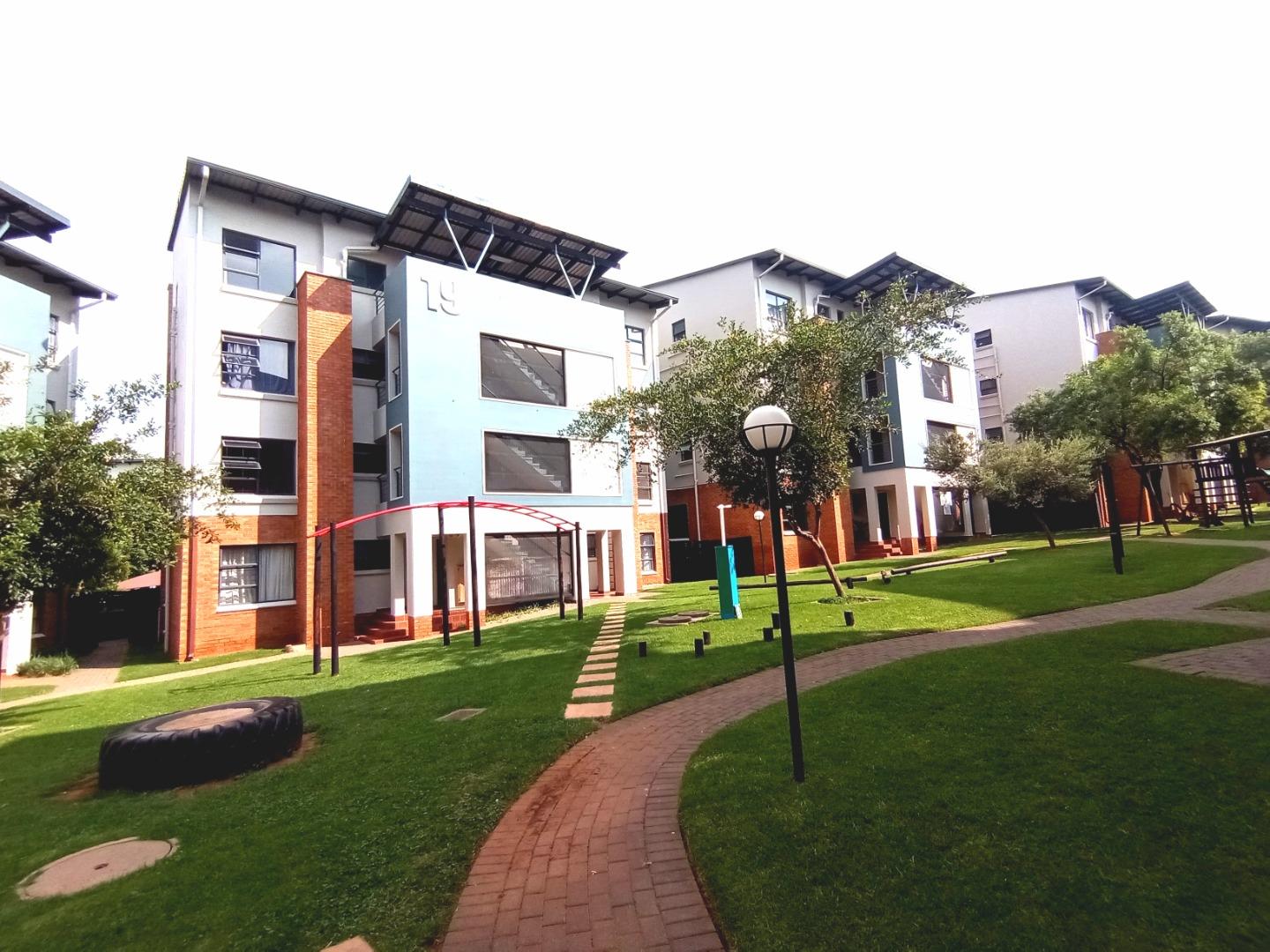 2 Bedroom Apartment / flat for sale in Greenstone Hill - P24-116886377