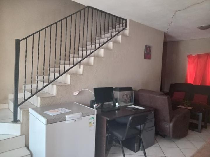3 Bedroom Apartment / flat for sale in Rustenburg Central - P24-116894807