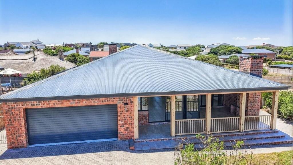 3 Bedroom House for sale in Stilbaai Wes - 4 Klapperbos Crescent - P24 ...
