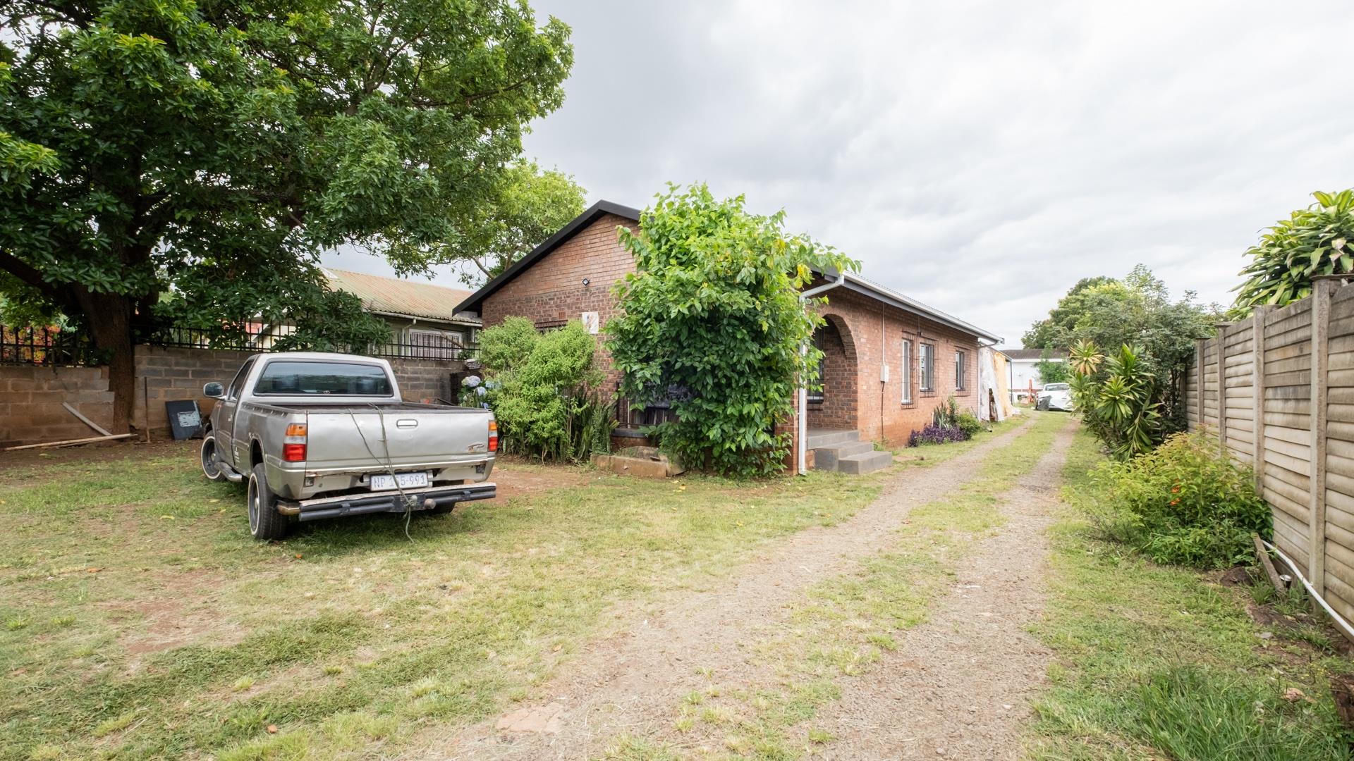 3 Bedroom House for sale in Howick West - P24-116895373