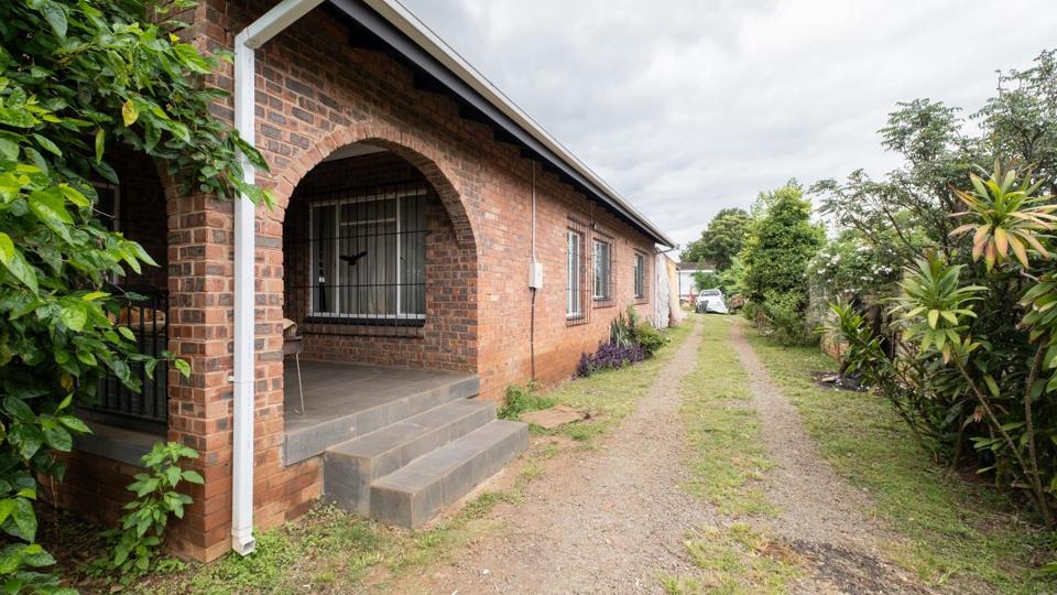 3 Bedroom House for sale in Howick West - P24-116895373