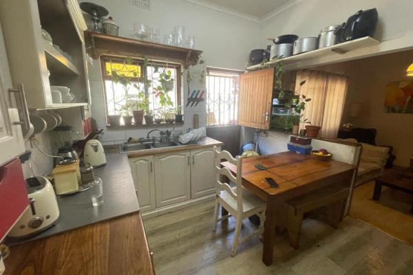 This well-presented two-bedroom, one-bathroom home offers comfortable, modern living in a practical layout. The open-plan kitchen and ...