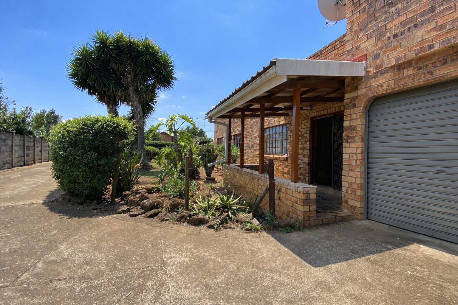 2 Bedroom House for sale in Howick West - P24-116898958
