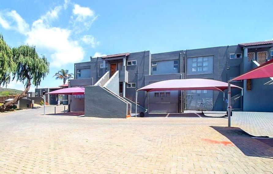 1 Bedroom Townhouse for sale in Mulbarton - P24-116900721