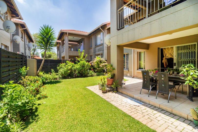2 Bedroom Townhouse for sale in Rynfield - P24-116902739