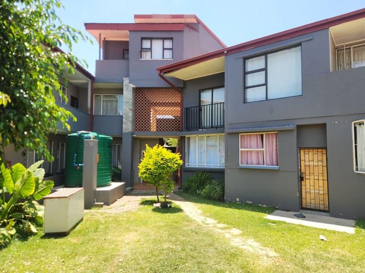 Apartment / flat for sale in Rustenburg Central - P24-116907123